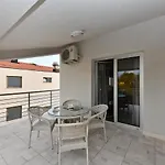 Iva شقة