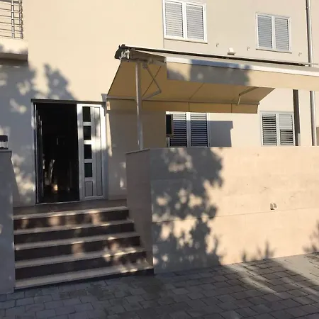 Apartament Iva *
