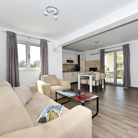 Apartment Iva *