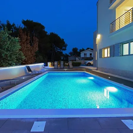 Iva Apartment *