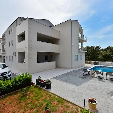 Apartment Iva *