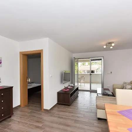 Iva Apartment *
