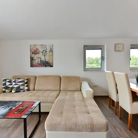 Iva Apartment Vir