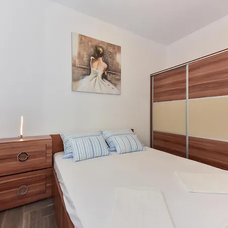 Apartment Iva *