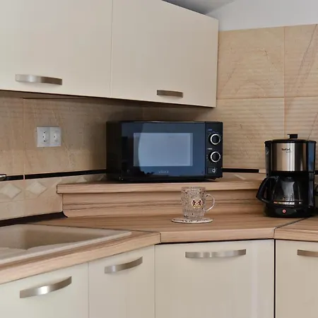 Iva Apartament *