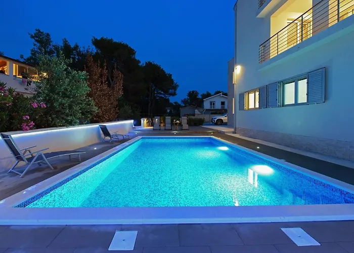 Iva Apartman *