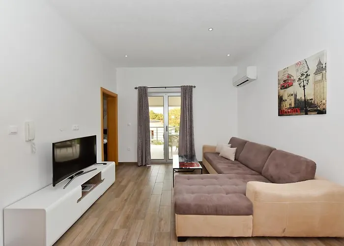 Apartman Iva *