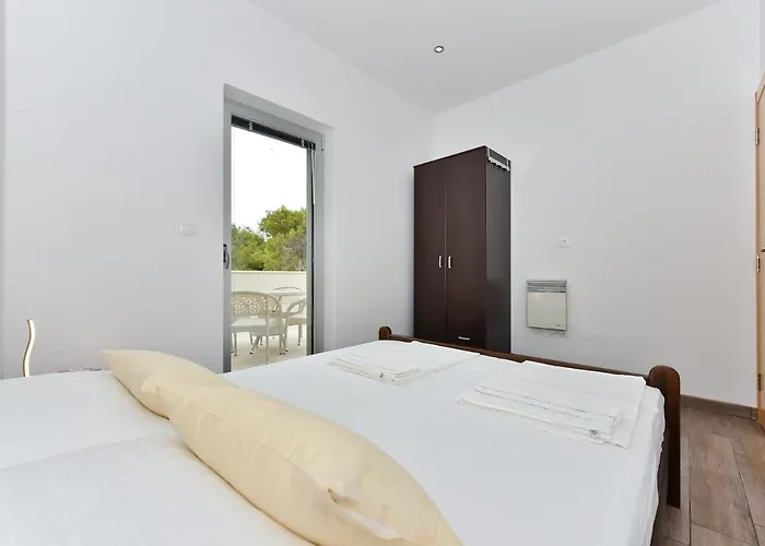 Apartmani Iva Апартаменты *